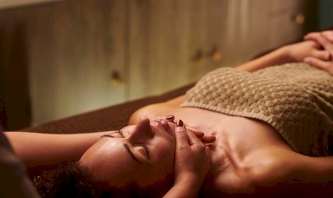 Ajurvédská masáž hlavy pro klid mysli - Shiro Shanti 